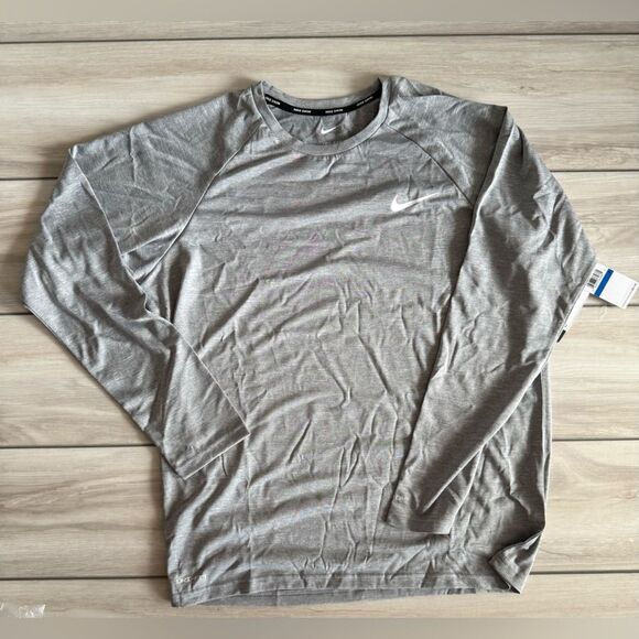 Nike Swimshirt Grey Medium NWT IN PACKAGE - Picture 3 of 7